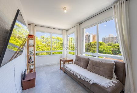 Apartamento com 66m², 2 quartos, 1 suíte, 1 vaga, no bairro Rio Branco em Porto Alegre