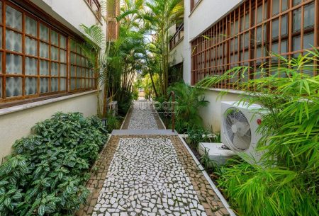 Casa em Condomínio com 271m², 3 quartos, 1 suíte, 3 vagas, no bairro Três Figueiras em Porto Alegre