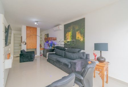 Casa com 184m², 3 quartos, 2 vagas, no bairro Três Figueiras em Porto Alegre