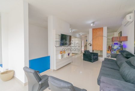 Casa com 184m², 3 quartos, 2 vagas, no bairro Três Figueiras em Porto Alegre