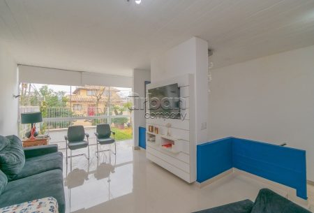 Casa com 184m², 3 quartos, 2 vagas, no bairro Três Figueiras em Porto Alegre