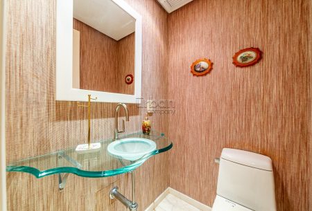 Apartamento com 143m², 3 quartos, 1 suíte, 2 vagas, no bairro Moinhos de Vento em Porto Alegre