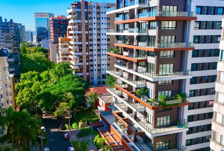Apartamento com 218m², 3 quartos, 3 suítes, 3 vagas, no bairro Petrópolis em Porto Alegre