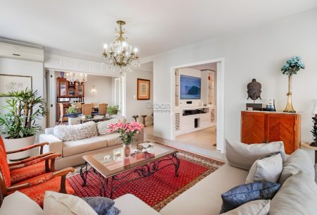 Apartamento com 209m², 3 quartos, 1 suíte, 2 vagas, no bairro Moinhos de Vento em Porto Alegre