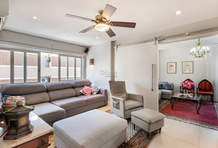 Apartamento com 209m², 3 quartos, 1 suíte, 2 vagas, no bairro Moinhos de Vento em Porto Alegre