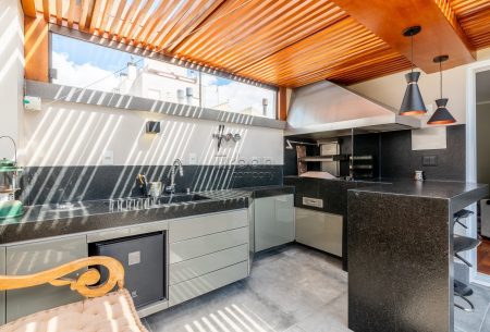 Cobertura com 182m², 3 quartos, 1 suíte, 2 vagas, no bairro Mont Serrat em Porto Alegre