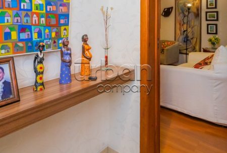 Casa com 211m², 3 quartos, 1 suíte, 2 vagas, no bairro Passo da Areia em Porto Alegre