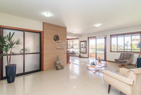 Apartamento com 240m², 3 quartos, 3 suítes, 2 vagas, no bairro Moinhos de Vento em Porto Alegre
