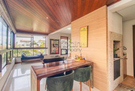 Apartamento com 240m², 3 quartos, 3 suítes, 2 vagas, no bairro Moinhos de Vento em Porto Alegre