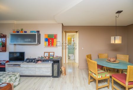 Apartamento com 113m², 2 quartos, 2 vagas, no bairro Santa Cecília em Porto Alegre