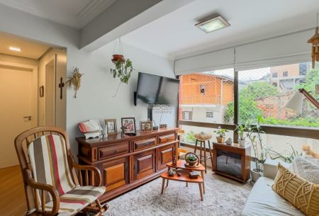 Apartamento com 90m², 3 quartos, 1 suíte, 2 vagas, no bairro Higienópolis em Porto Alegre