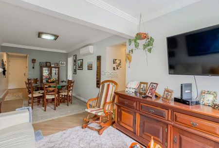 Apartamento com 90m², 3 quartos, 1 suíte, 2 vagas, no bairro Higienópolis em Porto Alegre