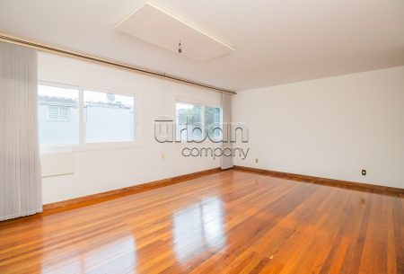 Apartamento com 122m², 3 quartos, 1 suíte, 2 vagas, no bairro Mont Serrat em Porto Alegre