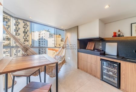 Apartamento com 120m², 3 quartos, 1 suíte, 2 vagas, no bairro Petropolis em Porto Alegre