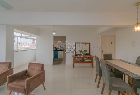 Apartamento com 75m², 2 quartos, 1 vaga, no bairro Cristo Redentor em Porto Alegre