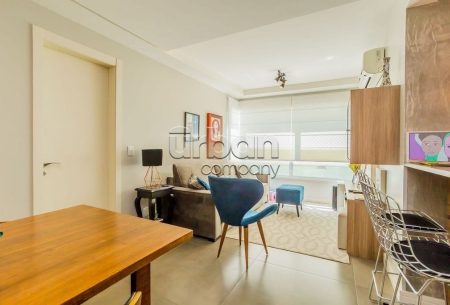 Apartamento com 61m², 2 quartos, 1 suíte, 1 vaga, no bairro Passo da Areia em Porto Alegre