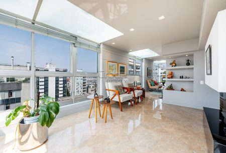 Cobertura com 354m², 3 quartos, 2 suítes, 2 vagas, no bairro Moinhos de Vento em Porto Alegre
