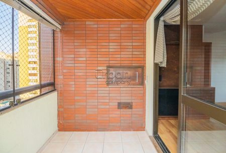 Apartamento com 88m², 3 quartos, 1 suíte, 1 vaga, no bairro Cidade Baixa em Porto Alegre