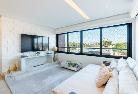 Apartamento com 102m², 3 quartos, 1 suíte, 2 vagas, no bairro Passo da Areia em Porto Alegre