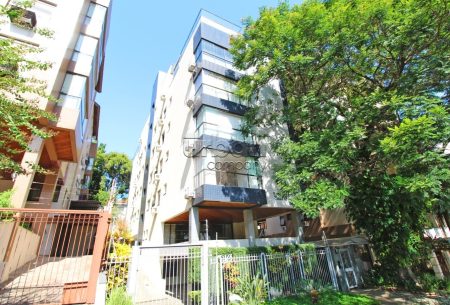 Apartamento com 129m², 3 quartos, 1 suíte, 2 vagas, no bairro Petrópolis em Porto Alegre