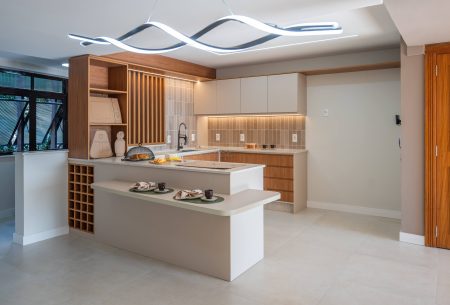 Apartamento com 128m², 3 quartos, 3 suítes, 2 vagas, no bairro Moinhos de Vento em Porto Alegre