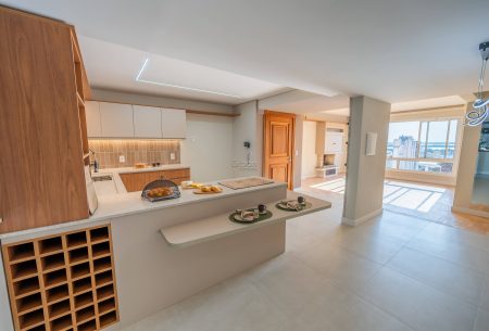 Apartamento com 128m², 3 quartos, 3 suítes, 2 vagas, no bairro Moinhos de Vento em Porto Alegre