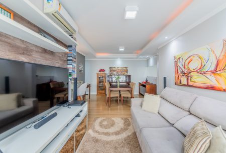 Apartamento com 68m², 2 quartos, 1 suíte, 1 vaga, no bairro Passo da Areia em Porto Alegre