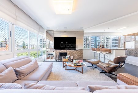 Apartamento com 140m², 3 quartos, 3 suítes, 2 vagas, no bairro Petrópolis em Porto Alegre