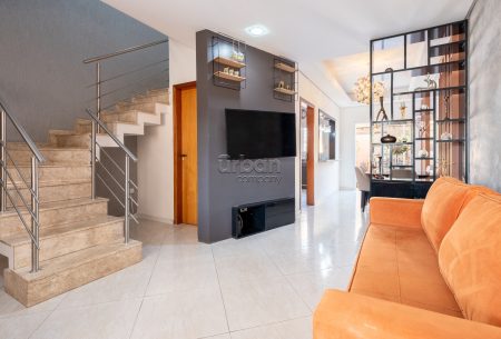 Casa com 149m², 3 quartos, 1 suíte, 2 vagas, no bairro Jardim Sabará em Porto Alegre