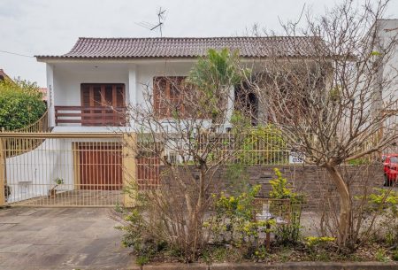 Casa com 313m², 3 quartos, 1 suíte, 3 vagas, no bairro Jardim Itu em Porto Alegre