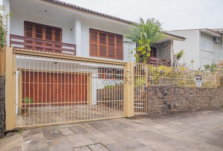 Casa com 313m², 3 quartos, 1 suíte, 3 vagas, no bairro Jardim Itu em Porto Alegre