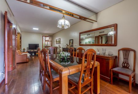 Cobertura com 244m², 3 quartos, 1 suíte, 2 vagas, no bairro Petrópolis em Porto Alegre