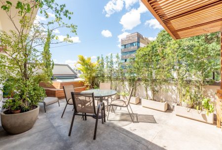 Cobertura com 182m², 3 quartos, 1 suíte, 2 vagas, no bairro Mont Serrat em Porto Alegre
