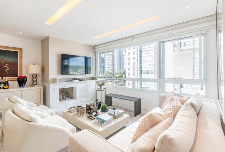 Apartamento com 101m², 3 quartos, 1 suíte, 2 vagas, no bairro Central Parque em Porto Alegre