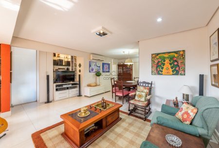 Apartamento com 122m², 3 quartos, 1 suíte, 2 vagas, no bairro Auxiliadora em Porto Alegre