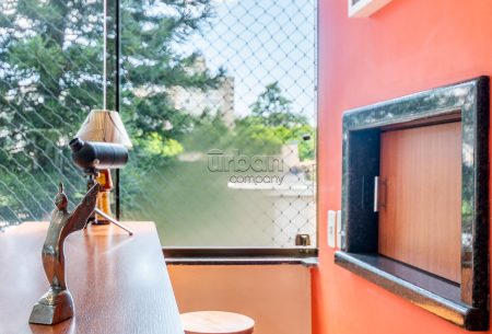 Apartamento com 122m², 3 quartos, 1 suíte, 2 vagas, no bairro Auxiliadora em Porto Alegre