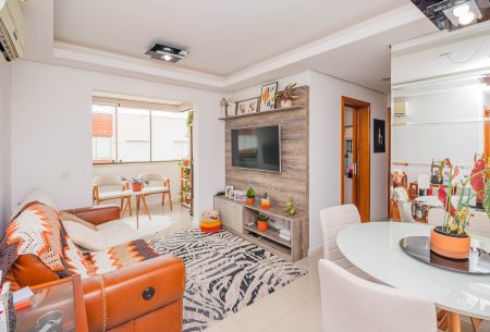 Apartamento com 67m², 2 quartos, 1 suíte, 1 vaga, no bairro Jardim Sabará em Porto Alegre
