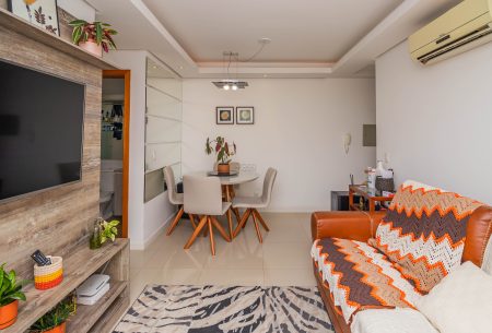 Apartamento com 67m², 2 quartos, 1 suíte, 1 vaga, no bairro Jardim Sabará em Porto Alegre