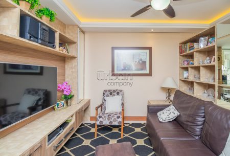 Apartamento com 85m², 3 quartos, 1 suíte, 2 vagas, no bairro Passo da Areia em Porto Alegre
