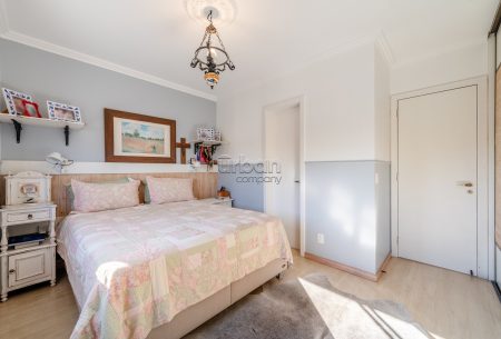 Apartamento com 96m², 3 quartos, 1 suíte, 2 vagas, no bairro Passo da Areia em Porto Alegre