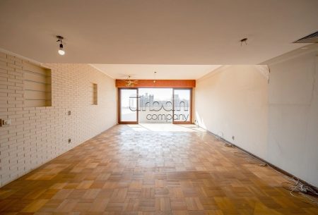 Apartamento com 195m², 3 quartos, 1 suíte, 2 vagas, no bairro Moinhos de Vento em Porto Alegre