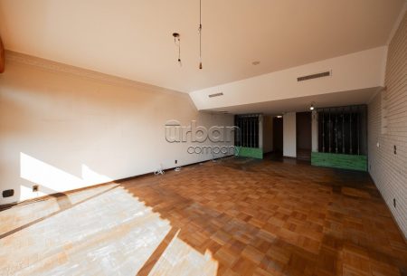 Apartamento com 195m², 3 quartos, 1 suíte, 2 vagas, no bairro Moinhos de Vento em Porto Alegre
