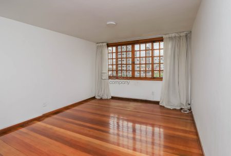 Apartamento Duplex com 167m², 1 quarto, 1 vaga, no bairro Passo da Areia em Porto Alegre