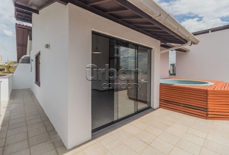 Cobertura com 225m², 3 quartos, 1 suíte, 1 vaga, no bairro Cristo Redentor em Porto Alegre