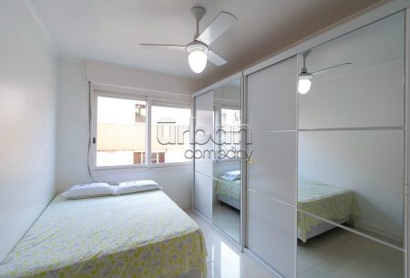 Cobertura com 196m², 4 quartos, 1 suíte, 2 vagas, no bairro Moinhos de Vento em Porto Alegre