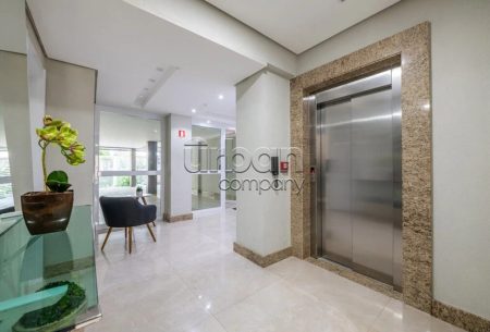 Cobertura com 243m², 3 quartos, 1 suíte, 2 vagas, no bairro Higienópolis em Porto Alegre