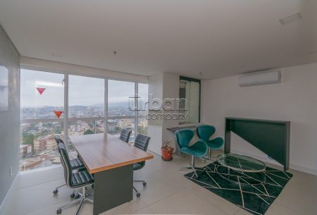 Sala com 35m², 1 vaga, no bairro Petrópolis em Porto Alegre