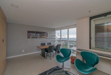 Sala com 35m², 1 vaga, no bairro Petrópolis em Porto Alegre