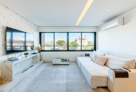 Apartamento com 102m², 3 quartos, 1 suíte, 2 vagas, no bairro Passo da Areia em Porto Alegre