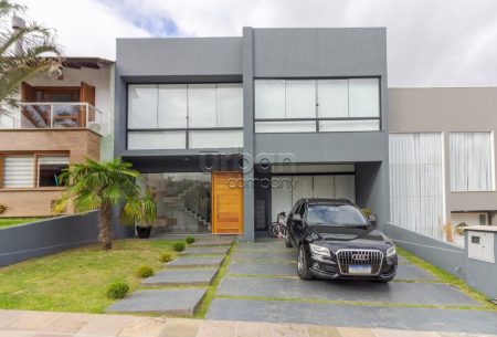 Casa em Condomínio com 275m², 3 quartos, 3 suítes, 4 vagas, no bairro Hípica em Porto Alegre